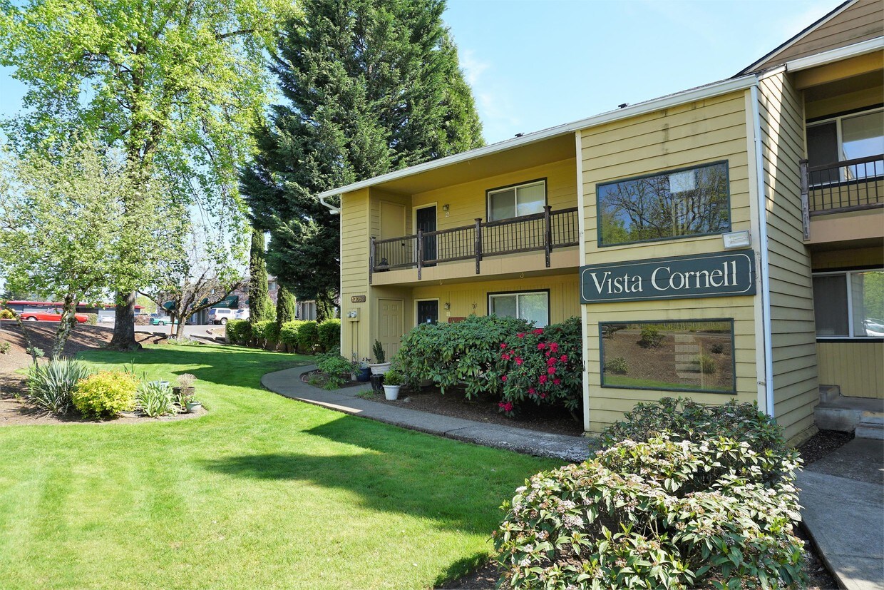 Foto principal - 13050 NW Cornell Rd
