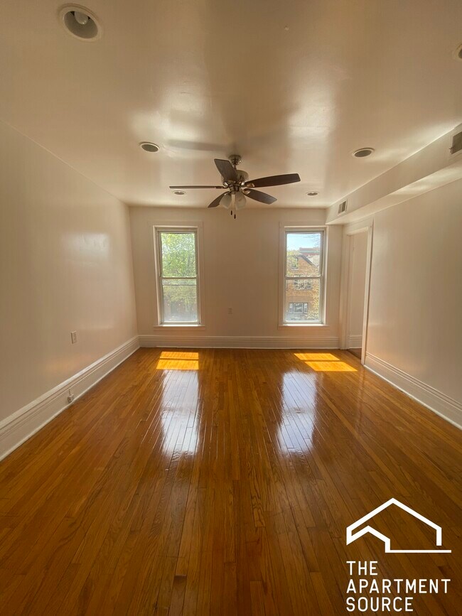 Foto del edificio - 2220 W Erie St