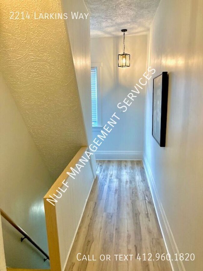 Foto del edificio - 2214 Larkins Wy