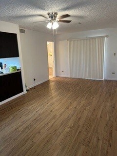 Foto del edificio - 3701 E Wethersfield Rd