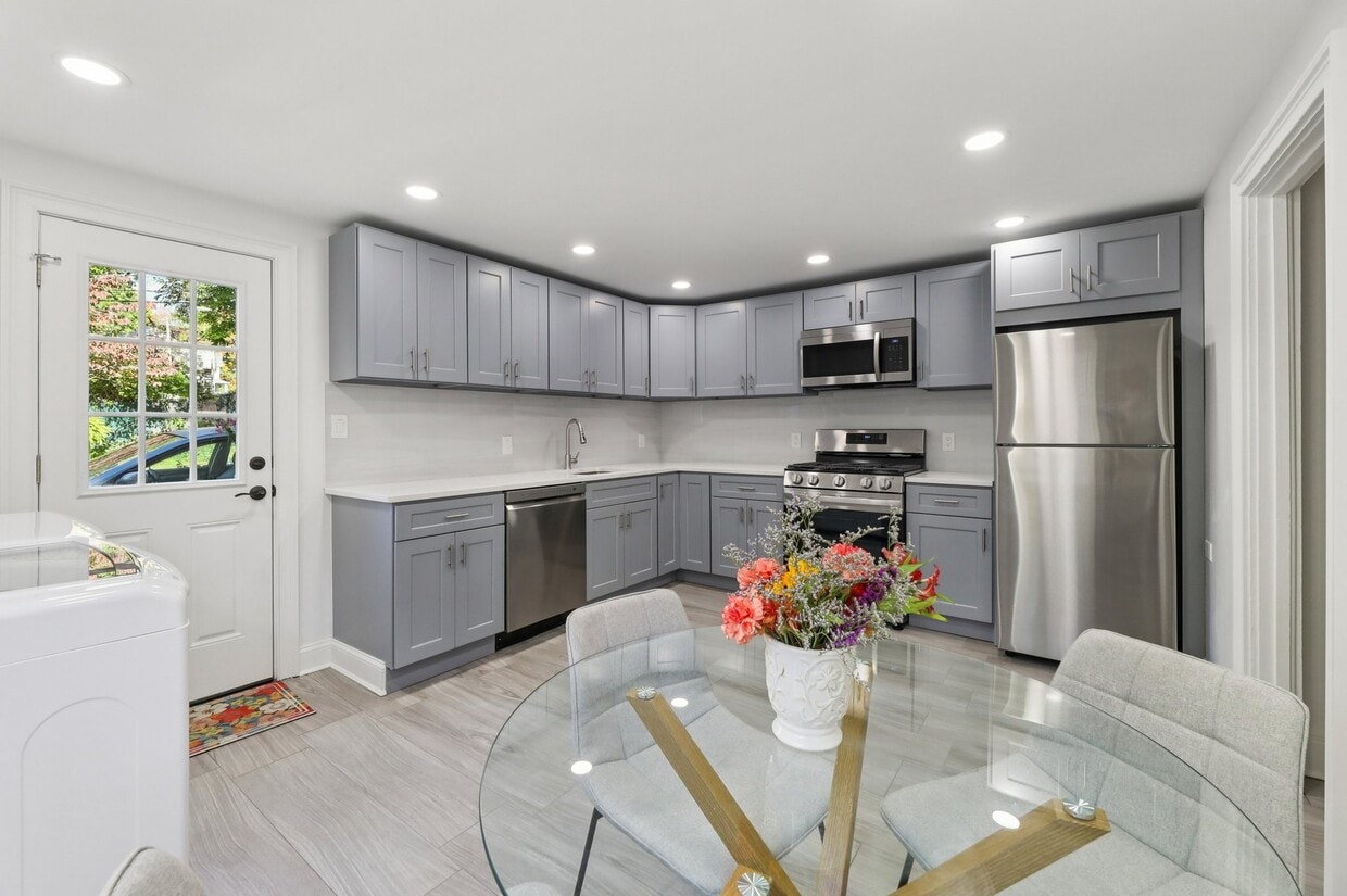 Photo - 74 Forest St (Montclair, NJ)