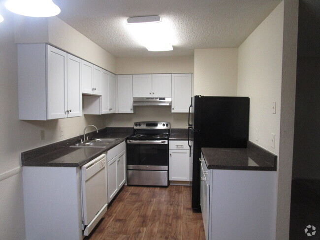 Kitchen - Peppertree Apartments