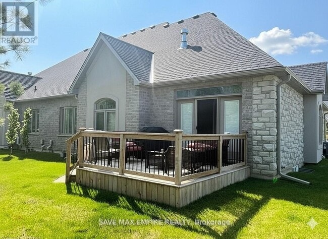 Building Photo - 5 Wood Haven Dr