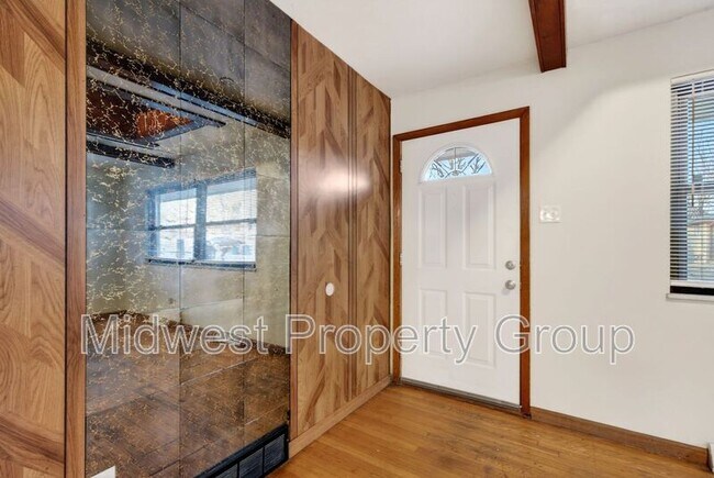 Foto del edificio - 1156 Cove Ln