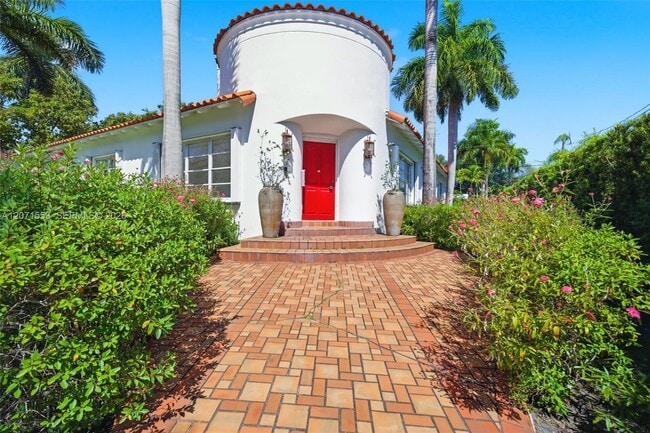 Building Photo - 2300 S Miami Ave