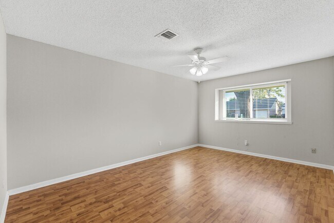 Foto del edificio - Charming 3 bed/2 bath one story home!