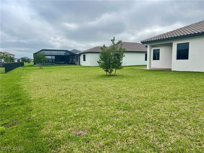 Foto del edificio - 5252 Lamone Ln