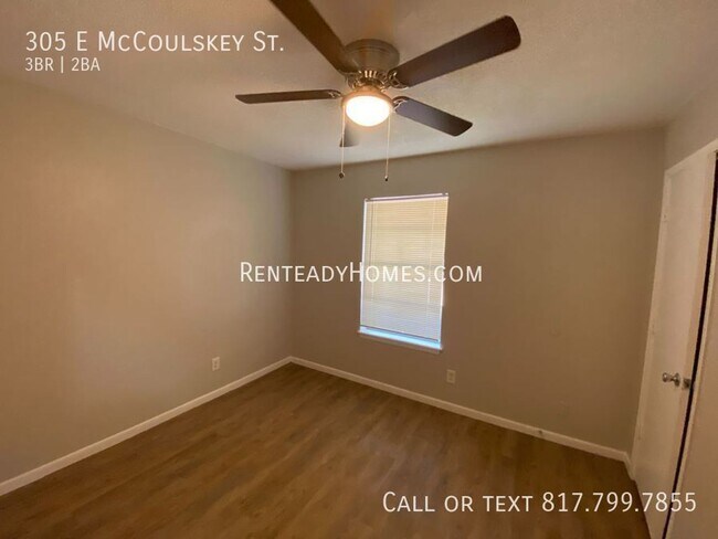 Foto del edificio - 305 E McCoulskey St