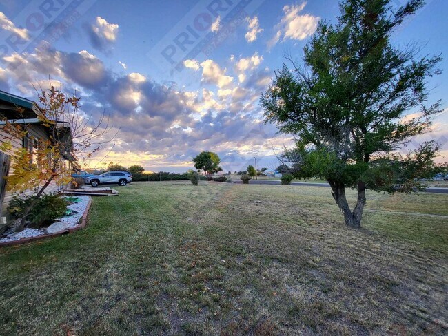 Foto del edificio - 505 Highridge Ct