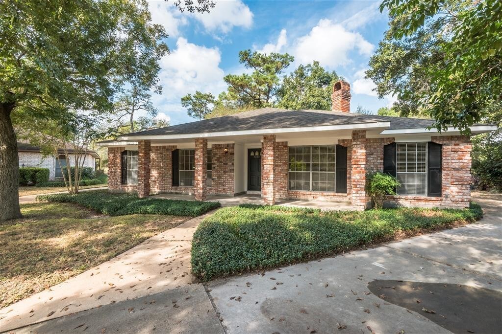 Primary Photo - 7403 Tall Pines Dr