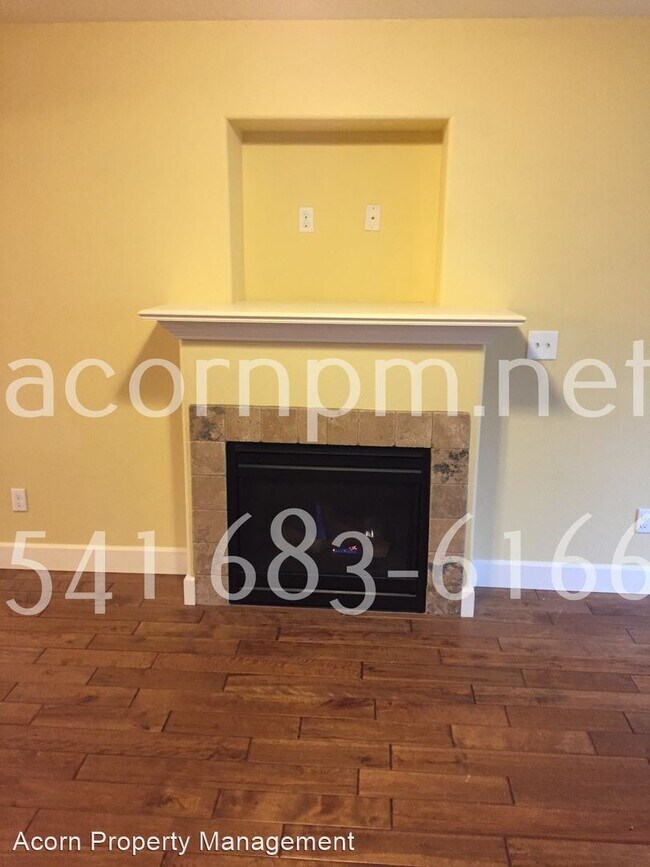 Building Photo - 4 br, 2.5 bath House - 8840 N Calvert Ave.
