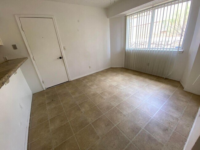 Building Photo - 5013 Garland Ln