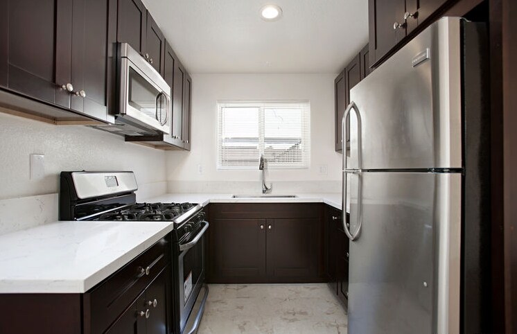 Interior Photo - 3470 Monroe Ave
