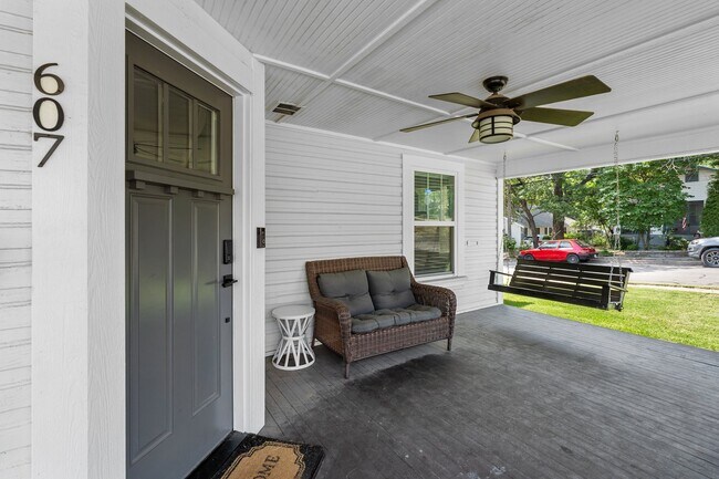 Foto del edificio - 607 S Alamo St