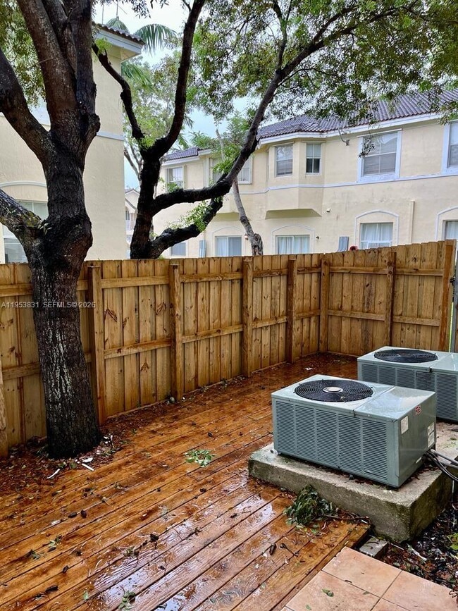 Foto del edificio - 1651 SE 28th Ct