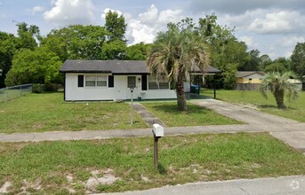 Building Photo - 2372 Florida Dr