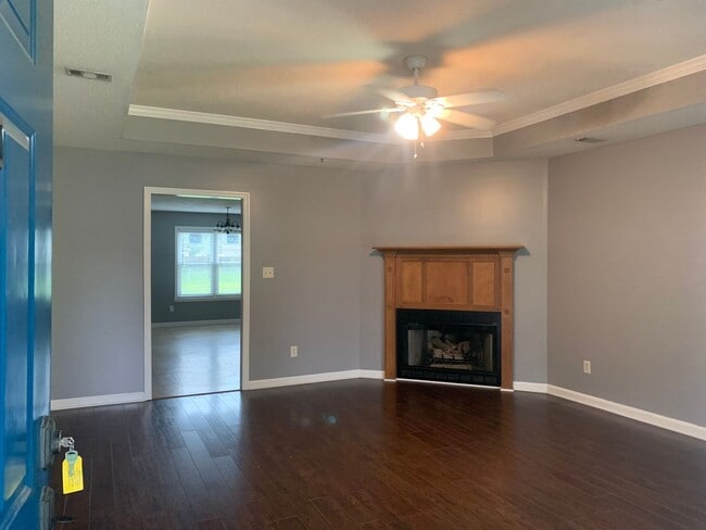 Building Photo - Four Bedroom Home in North Lowndes