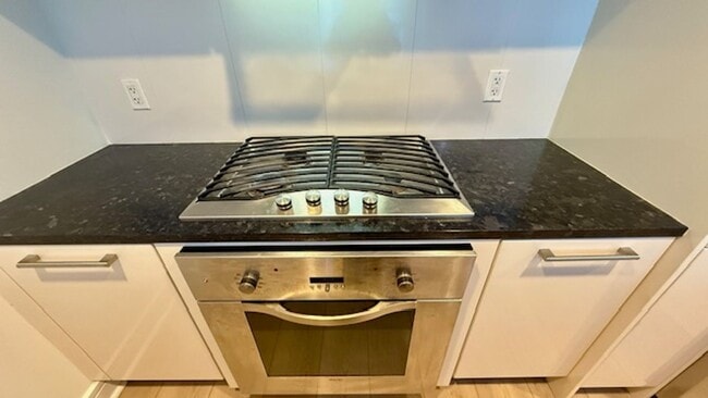 Building Photo - 2BR 2BA @ The BLU in SOMA/South Beach -AMSI