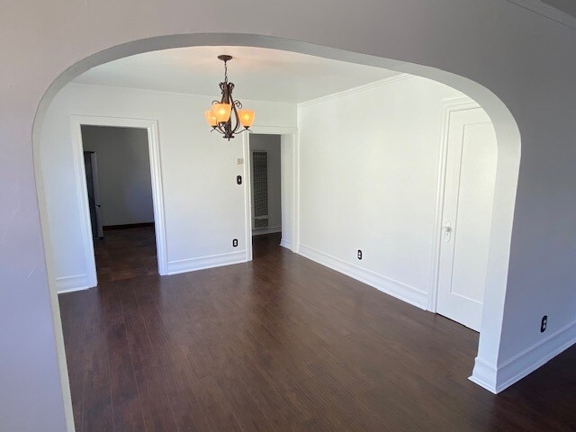 Comedor - 1042 S Hudson Ave