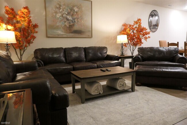 Building Photo - 3 br, 2.5 bath Townhome - 1596 Rose Quartz...