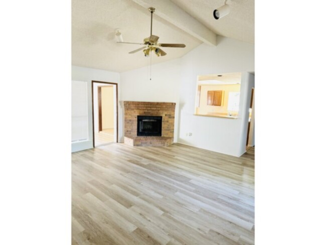 Building Photo - 3 bedroom in Mesquite!!!!