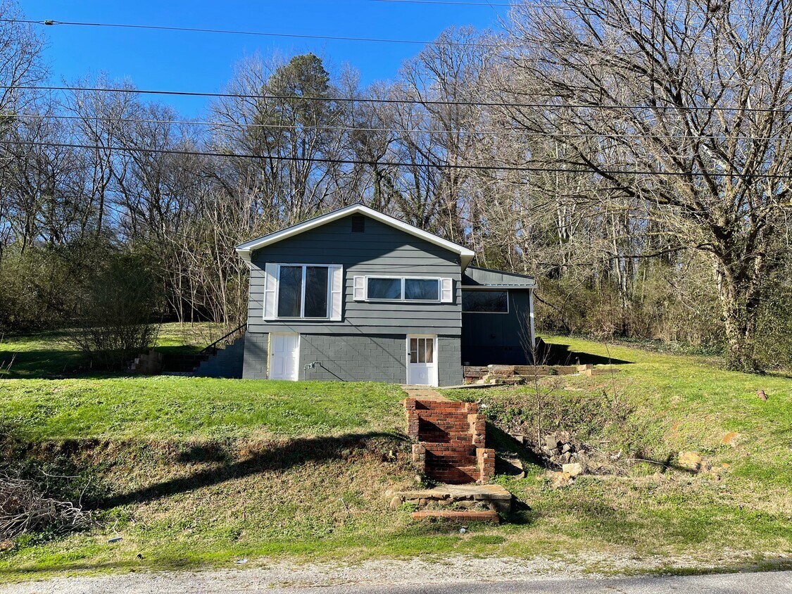 1015 W Elmwood Dr, Chattanooga, TN 37405 House Rental in Chattanooga