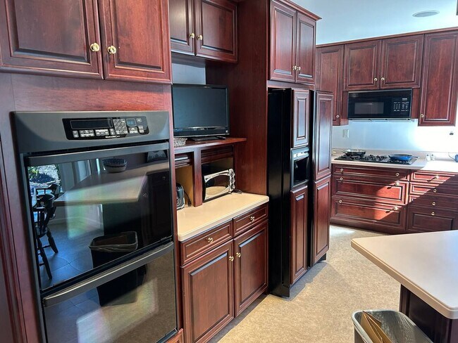 Foto del edificio - 4 Bedroom 3.5 Bath House Furnished With At...