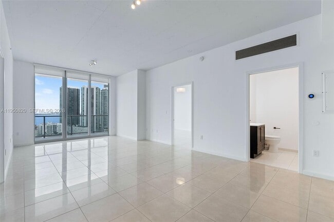 Foto del edificio - 3470 E Coast Ave