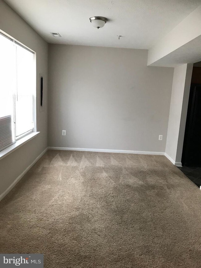 Building Photo - 46285 Mako Way