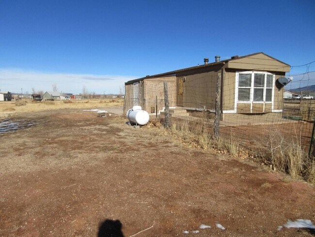 Foto del edificio - **Move-in Bonus!!** 2 bedroom 1 bath Ranch Style Setting