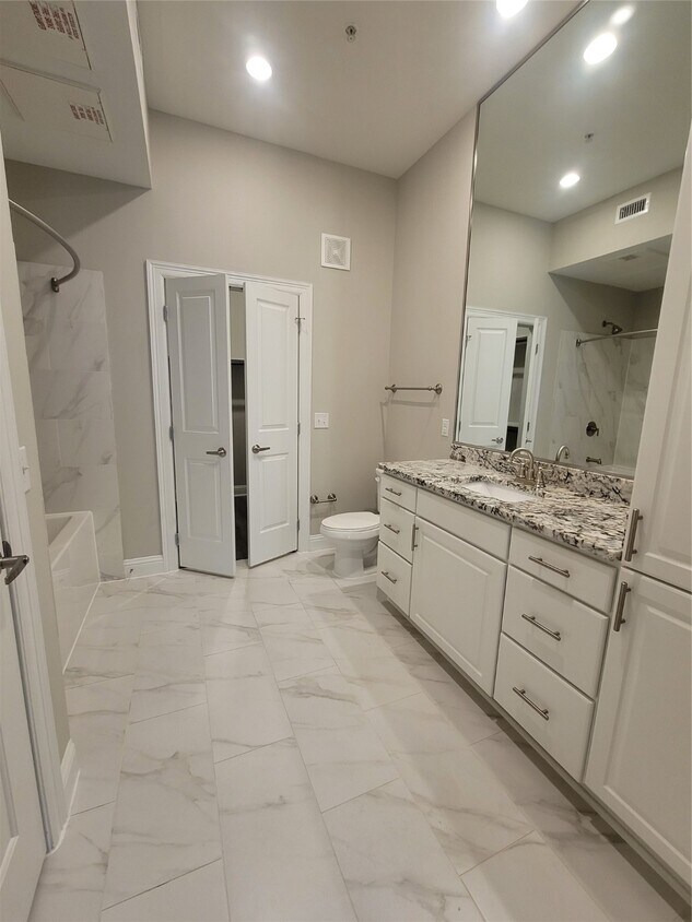 Foto principal - 2111 Austin St