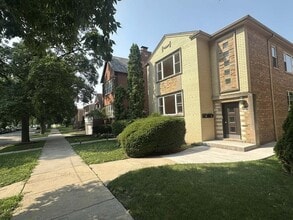 Building Photo - 10508 S Claremont Ave