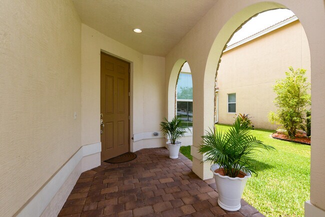 Foto del edificio - 713 NW Leonardo Cir