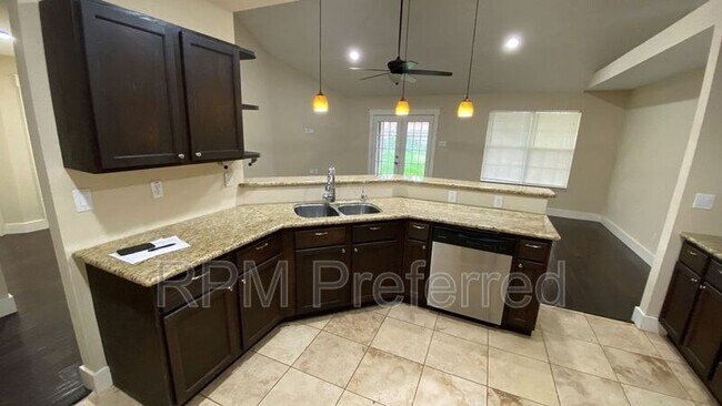 Foto del edificio - 1310 Ashway St