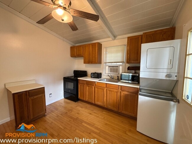 Foto del edificio - 7826 Bodkin View Dr