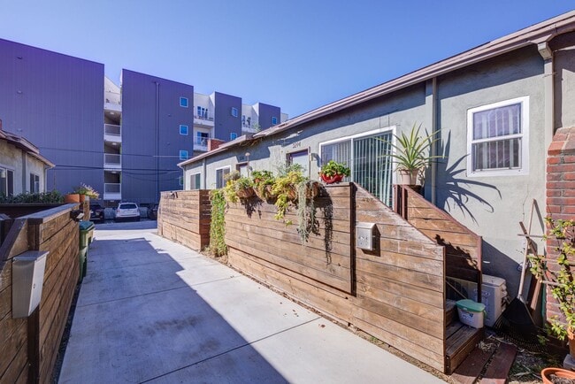 Foto del edificio - 3216 Bellevue Ave