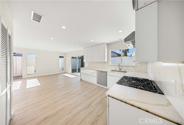 Foto del edificio - 8145 Morse Ave