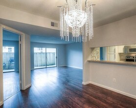 Building Photo - 3015 Walnut Bend Ln