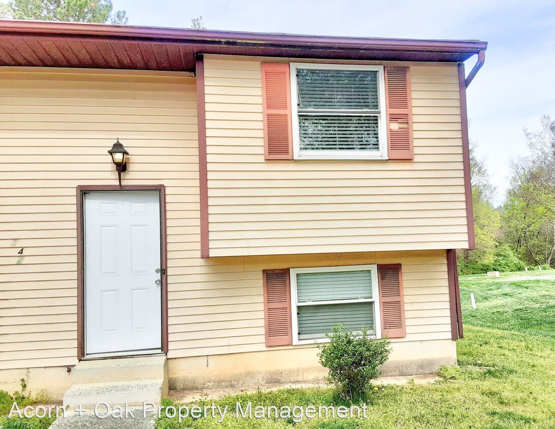 Primary Photo - 2421 Camellia Dr