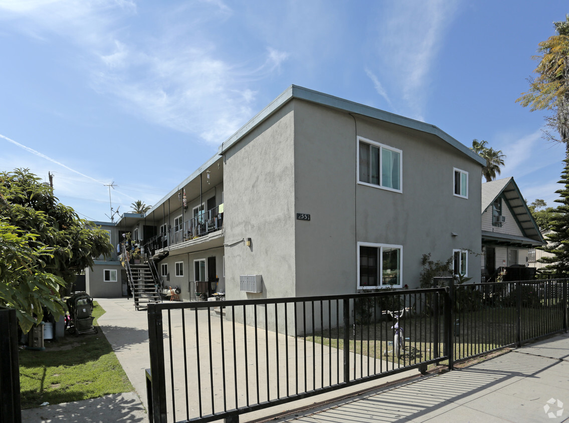 Primary Photo - 2551 Pasadena Ave