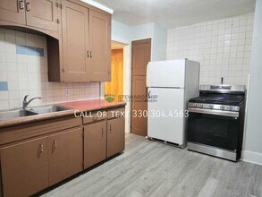 Building Photo - 1628 E Market St