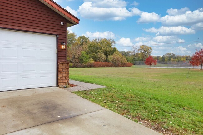 Foto del edificio - 3403 Robin Ave SW