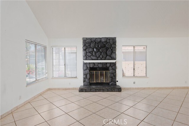 Foto del edificio - 42934 Fenner Ave