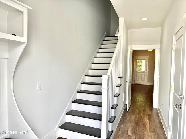 Foto del edificio - 4006 Tamarisk Ln