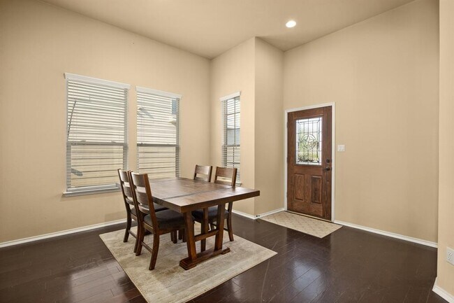 Building Photo - 10114 Aly May Dr