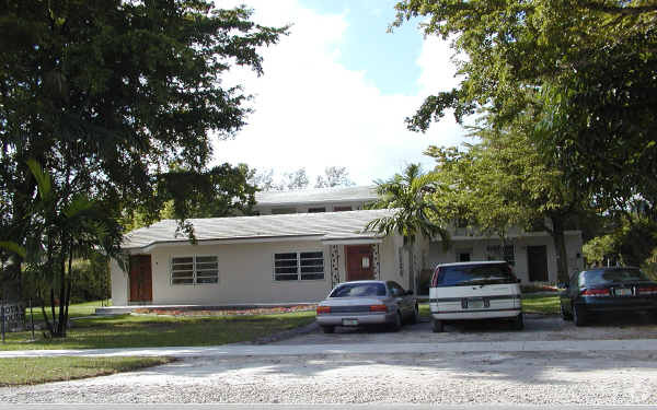 Primary Photo - 354 N Royal Poinciana Blvd
