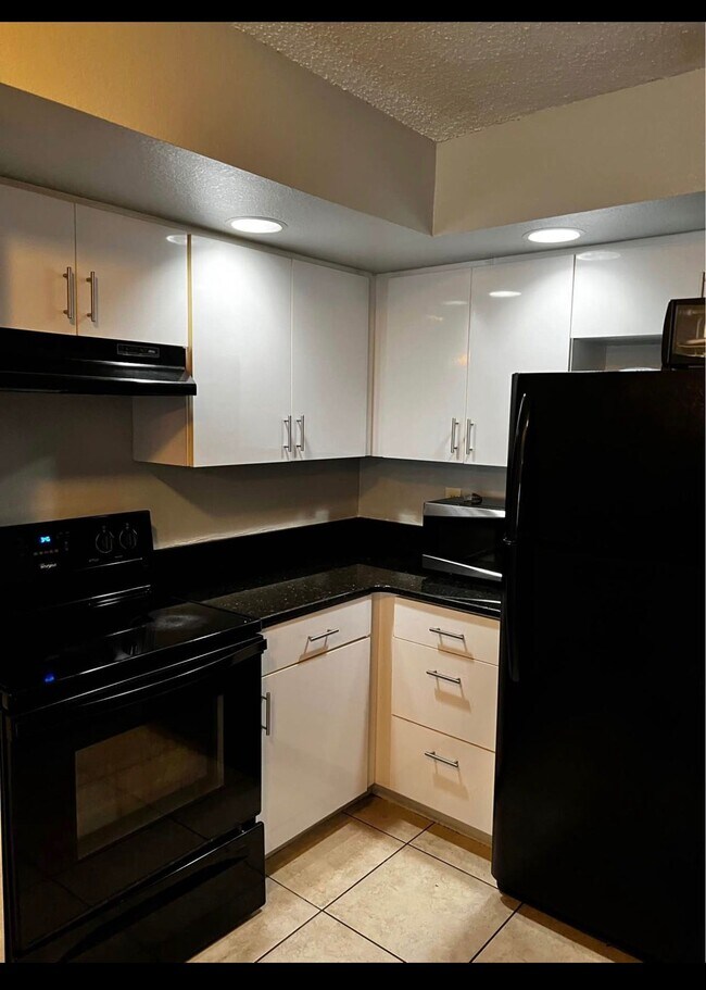 Cocina - 4658 Commander Dr