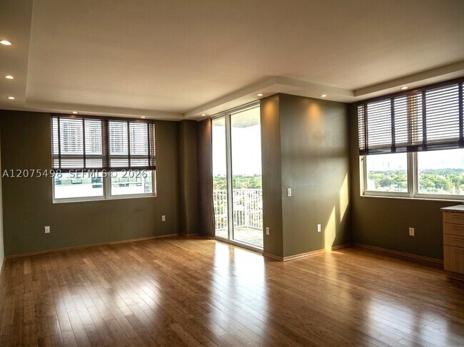 Foto del edificio - 3180 SW 22nd St