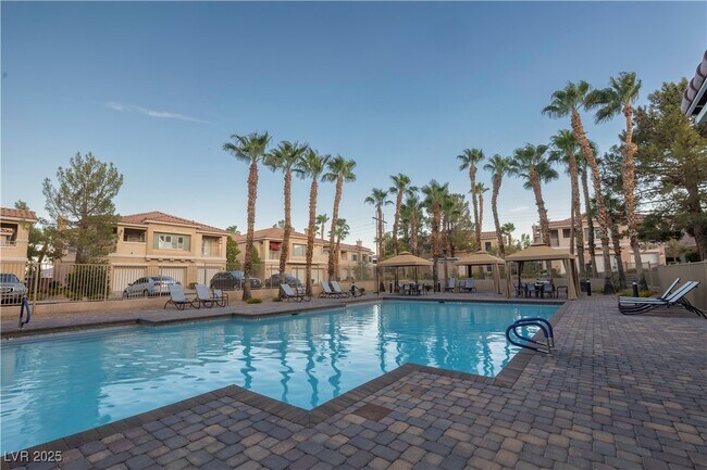 Foto del edificio - 251 S Green Valley Pkwy