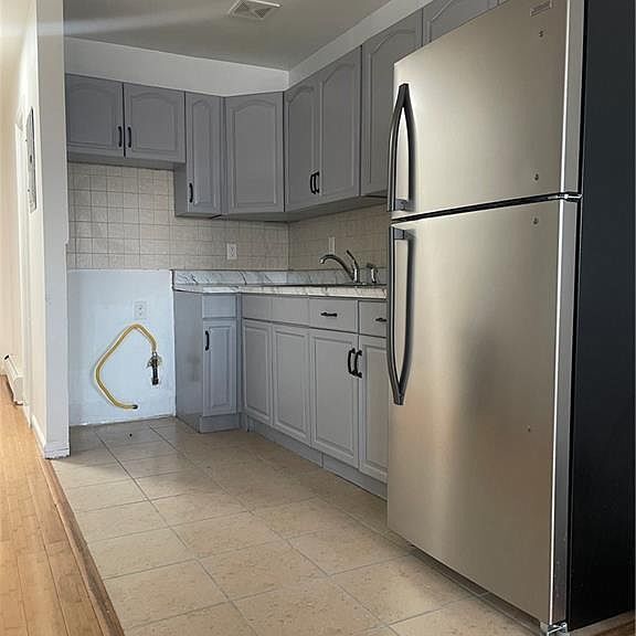Foto del edificio - 796 E 165th St